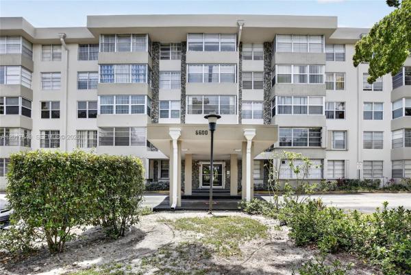 Plantation Place, 6600 Cypress Rd #504, Plantation, Florida 33317, image 1