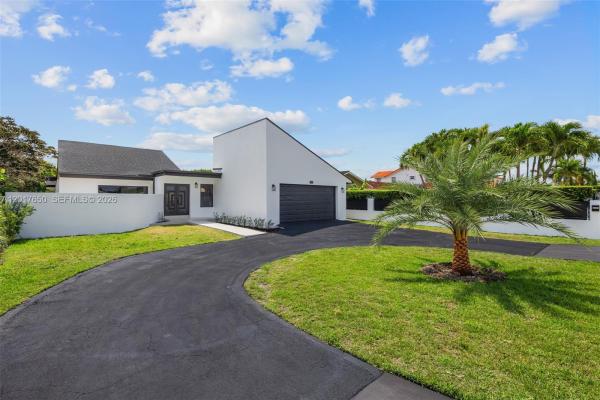 2851 SW 117th Ave, Unincorporated Dade County, Florida 33175, image 1