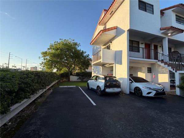 Swallow Lodge, 421 Swallow Dr #12, Miami Springs, Florida 33166, image 1