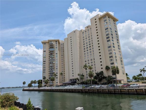 11111 Biscayne Blvd #7E, Unincorporated Dade County, Florida 33181, image 1