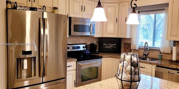 Hollywood Gardens, 3300 Atlanta St #15C, Hollywood, Florida 33021, image 1