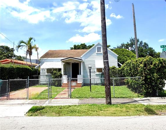 Grapeland, Miami, Florida 33145, image 1