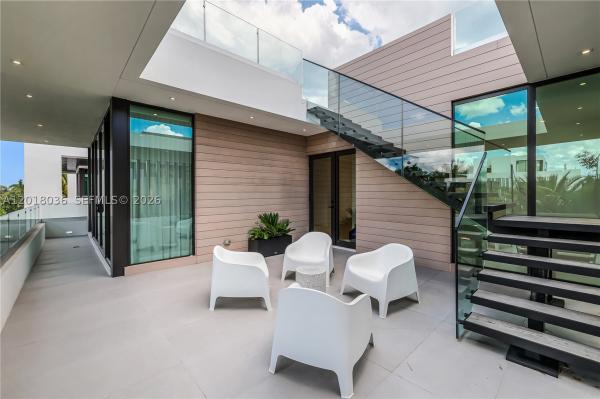 Biscayne Island Estates, 1092 N Venetian Dr, Miami, Florida 33139, image 2