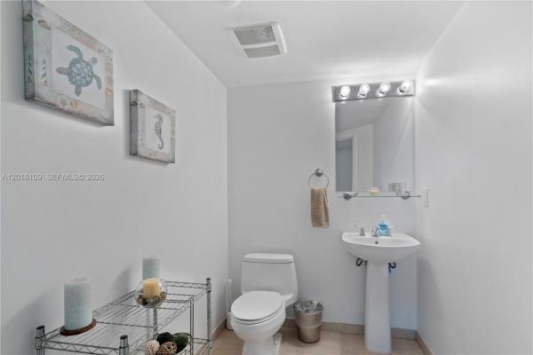 La Perla, 16699 Collins Ave #702, Sunny Isles Beach, Florida 33160, image 1