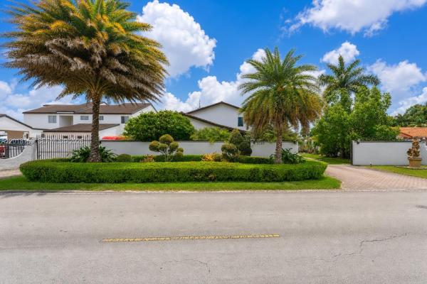 3285 SW 132nd Ave, Unincorporated Dade County, Florida 33175, image 1