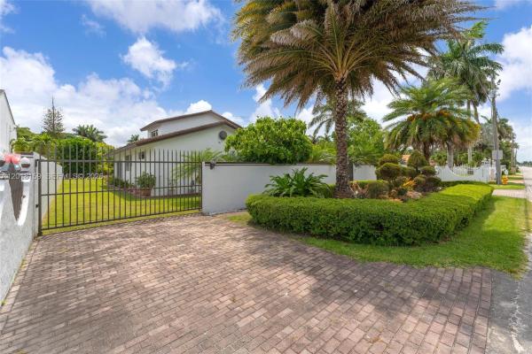 3285 SW 132nd Ave, Unincorporated Dade County, Florida 33175, image 2