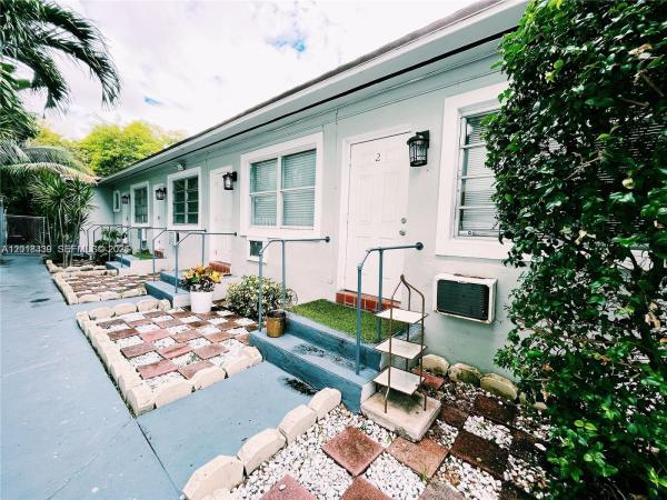 Altos Del Mar, 7630 Byron Ave, Miami Beach, Florida 33141, image 1