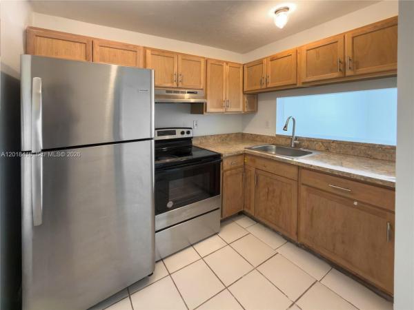 496 NW 165th Street Rd #D-410, Unincorporated Dade County, Florida 33169, image 2