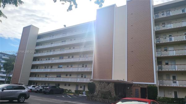 Meadowbrook Towers, 1001 NE 14th Ave #201, Hallandale Beach, Florida 33009, image 1