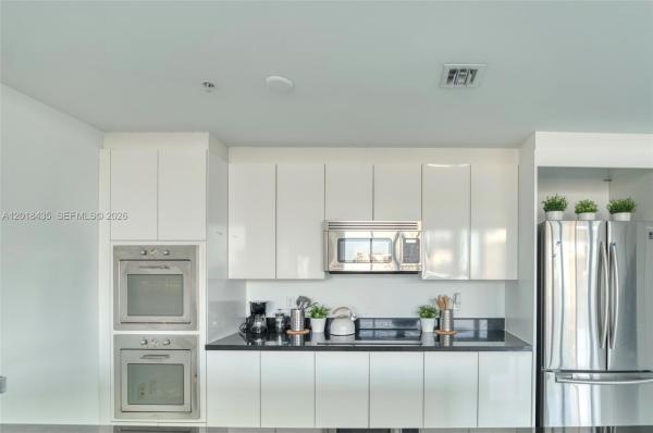 Mint At Riverfront, 92 SW 3rd St #5203, Miami, Florida 33130, image 2