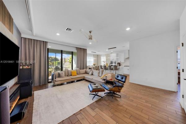 Oak Tree, 2454 Primrose Pl, Oakland Park, Florida 33309, image 2
