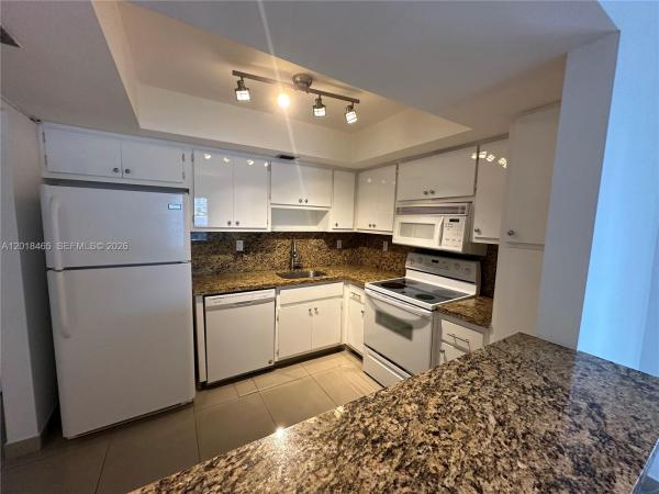 Fountain Towers, 7118 Bonita Dr #305, Miami Beach, Florida 33141, image 1