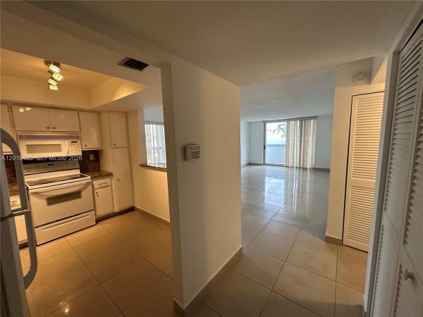Fountain Towers, 7118 Bonita Dr #305, Miami Beach, Florida 33141, image 2