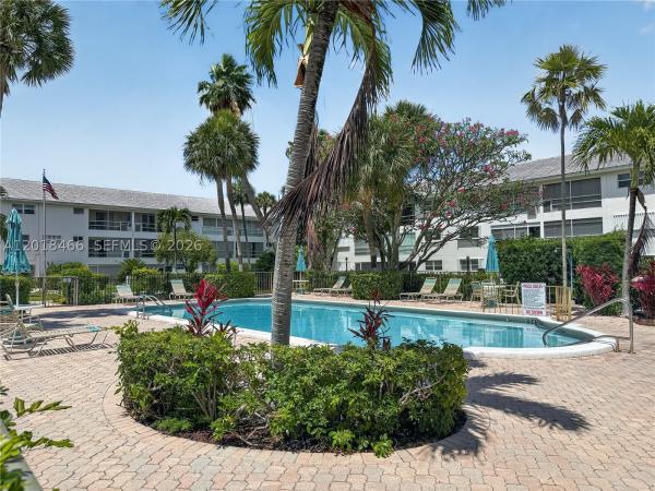 Lighthouse Point Gardens South, 2050 NE 39th St #112W, Lighthouse Point, Florida 33064, image 1