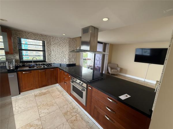 Brickell Bay Club, 2333 Brickell Ave #602, Miami, Florida 33129, image 2