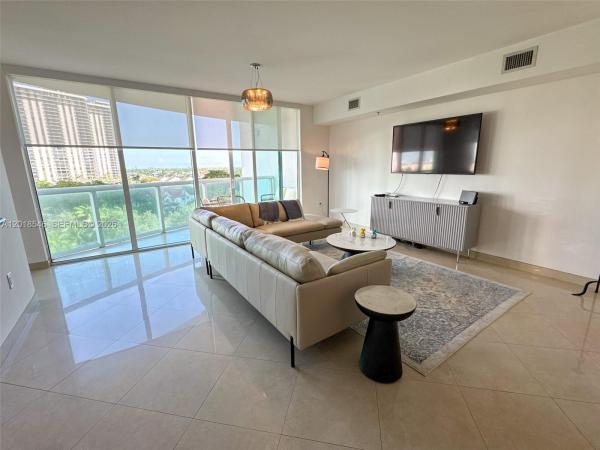 The Parc At Turnberry Isle, 19400 Turnberry Way #531, Aventura, Florida 33180, image 2