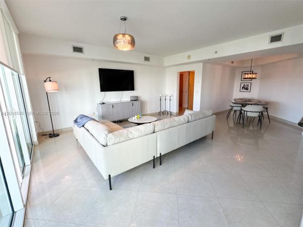 The Parc At Turnberry Isle, 19400 Turnberry Way #531, Aventura, Florida 33180, image 3