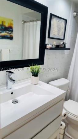 Isle Of Paradise, 440 Paradise Isle Blvd #402, Hallandale Beach, Florida 33009, image 2