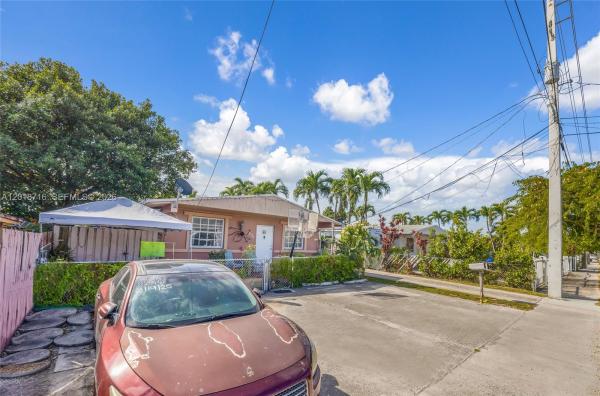 3126 NW 28th St, Unincorporated Dade County, Florida 33142, image 1