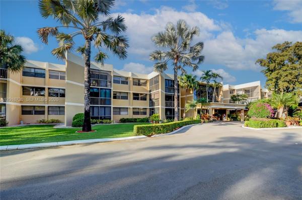 Country Club Village, 16175 Golf Club Rd #113, Weston, Florida 33326, image 1