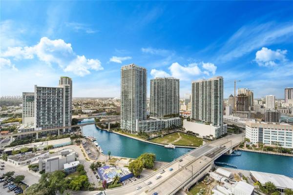 Reach Brickell City Centre, 68 SE 6th St #2310, Miami, Florida 33131, image 1