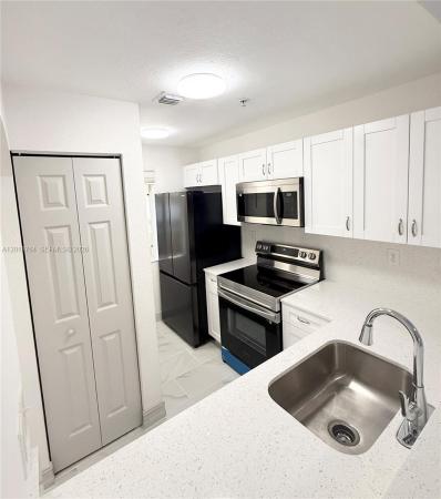 7991 NW 8th St #113B, Unincorporated Dade County, Florida 33126, image 1