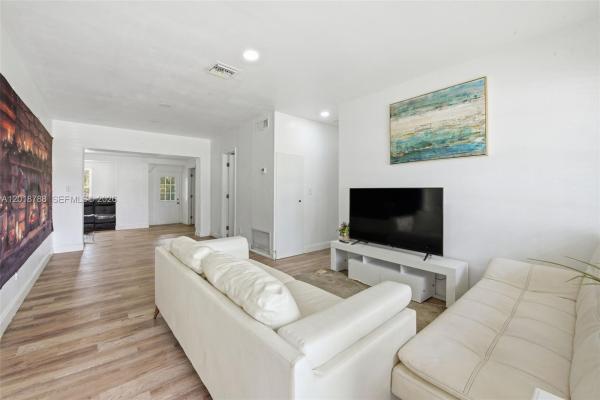 Lake Forest, 4621 SW 31st Dr, West Park, Florida 33023, image 2