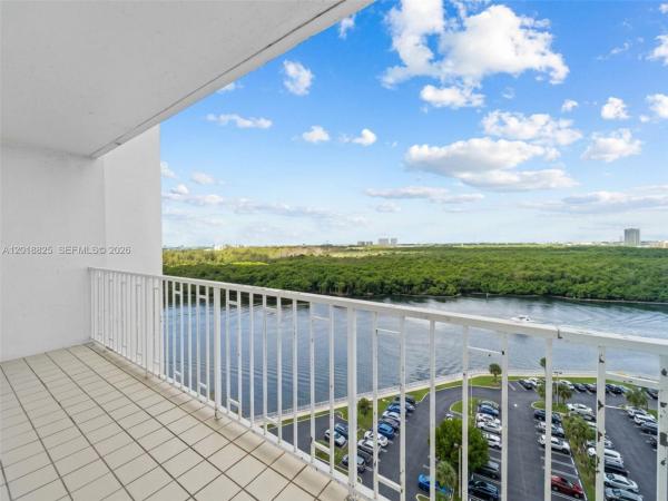 Arlen House West, 500 Bayview Dr #1421, Sunny Isles Beach, Florida 33160, image 1