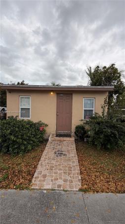 10260 SW 182nd St, Unincorporated Dade County, Florida 33157, image 1