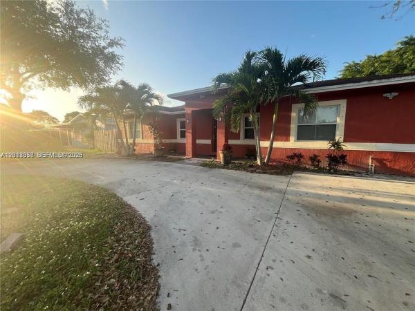Breezyway Manor, 3421 SW 12th Ct #A, Fort Lauderdale, Florida 33312, image 2