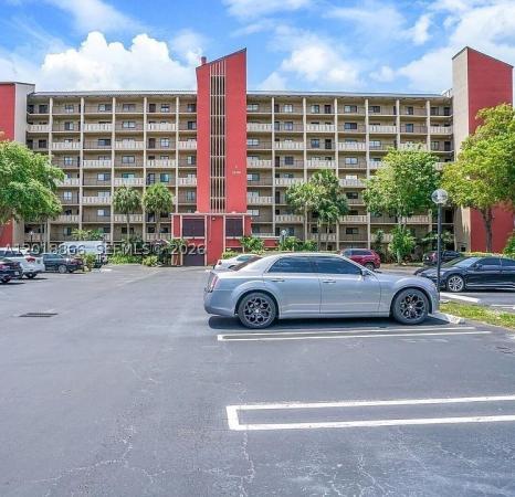 Cypress Bend, 2200 S Cypress Bend Dr #204, Pompano Beach, Florida 33069, image 2
