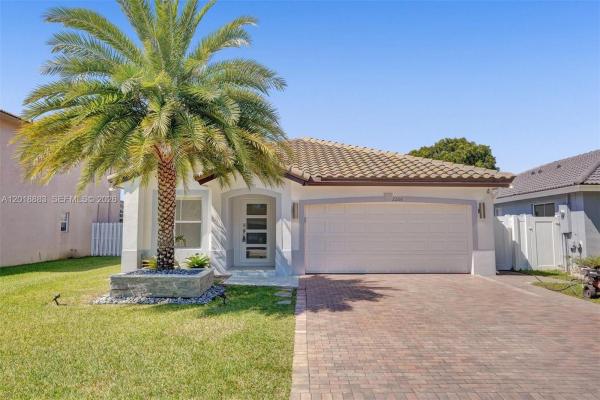 Hidden Lake, 2266 NW 208th Ter, Pembroke Pines, Florida 33029, image 1