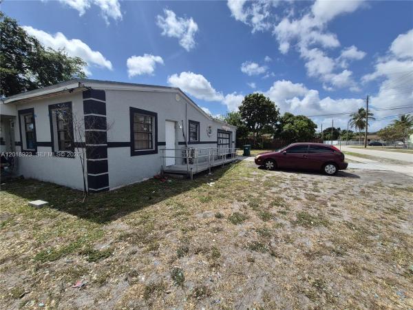 Norwood, 290 NW 191st St, Miami Gardens, Florida 33169, image 2