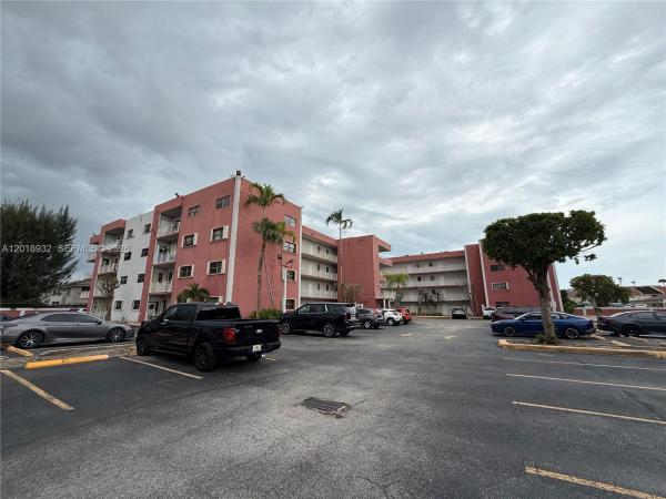 8425 NW 8th St #409, Unincorporated Dade County, Florida 33126, image 1