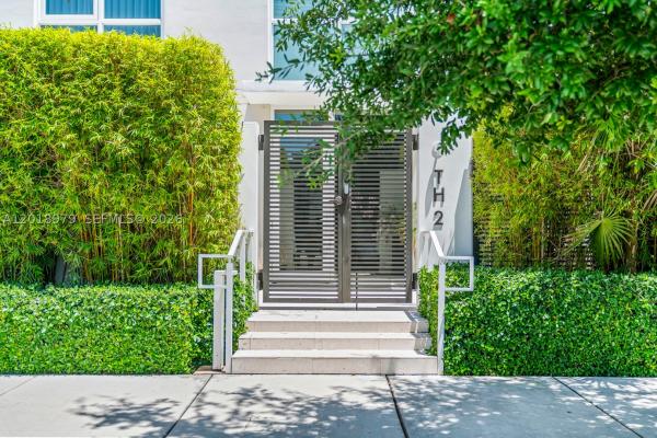 Tiffany House, 401 N Birch Rd #TH-2, Fort Lauderdale, Florida 33304, image 3