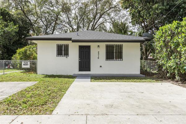 2318 NW 98th St, Unincorporated Dade County, Florida 33147, image 1