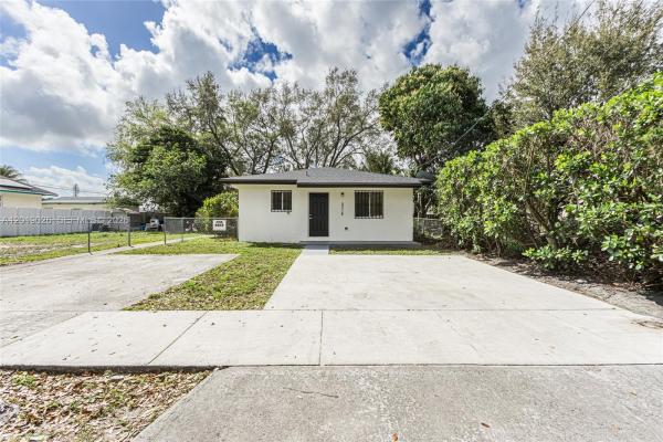 2318 NW 98th St, Unincorporated Dade County, Florida 33147, image 2