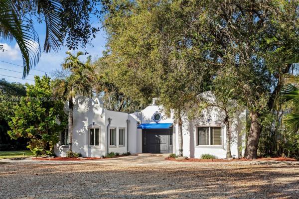 7975 Sunset Dr, Unincorporated Dade County, Florida 33143, image 1