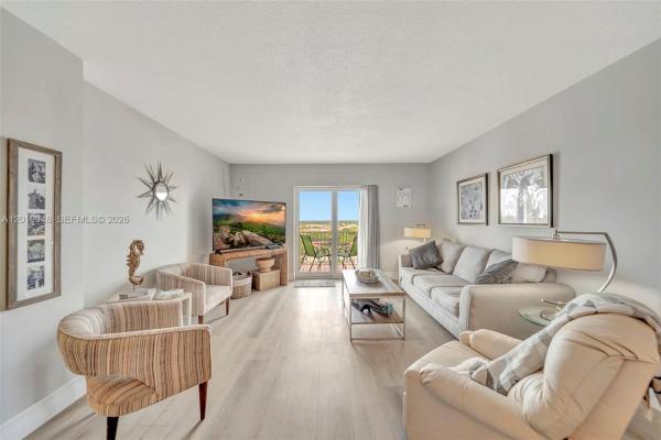 Briarwood Club, 3575 Broken Woods Dr #1004, Coral Springs, Florida 33065, image 1