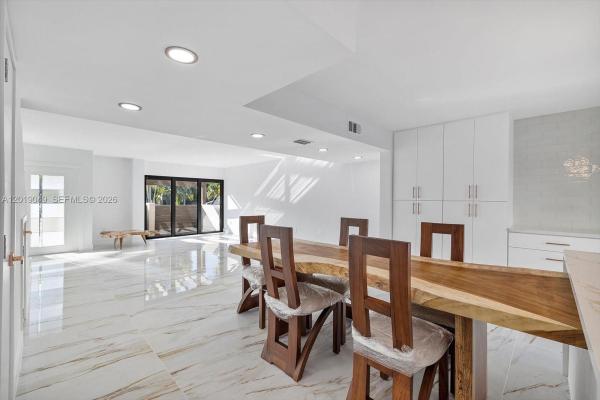 Lakeview Townhomes, 16449 NE 26th Ave #16, North Miami Beach, Florida 33160, image 1