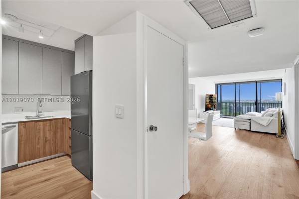 Coronado Tower 3, 20379 W Country Club Dr #1440, Aventura, Florida 33180, image 1