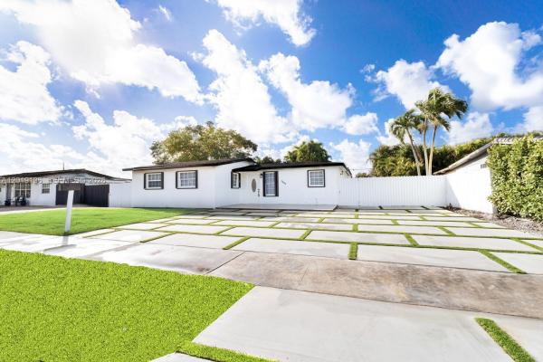 Hialeah, Florida 33015, image 1