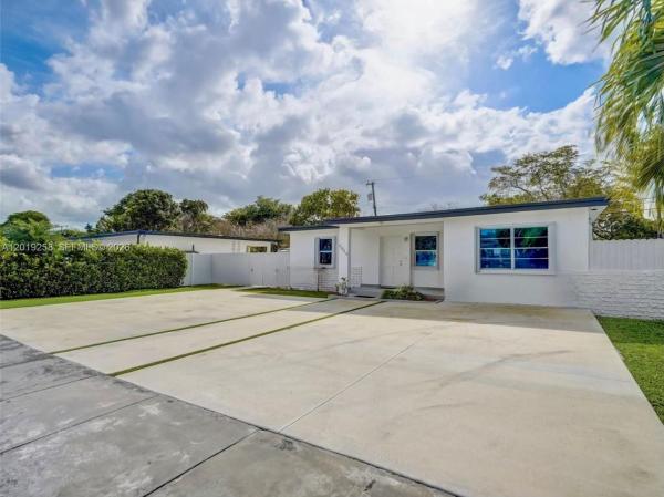 9494 SW 39th St, Unincorporated Dade County, Florida 33165, image 1