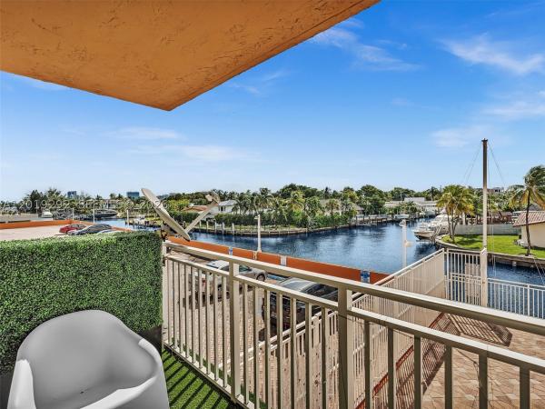 Waterside Towers, 2450 NE 135th St #201, North Miami, Florida 33181, image 3