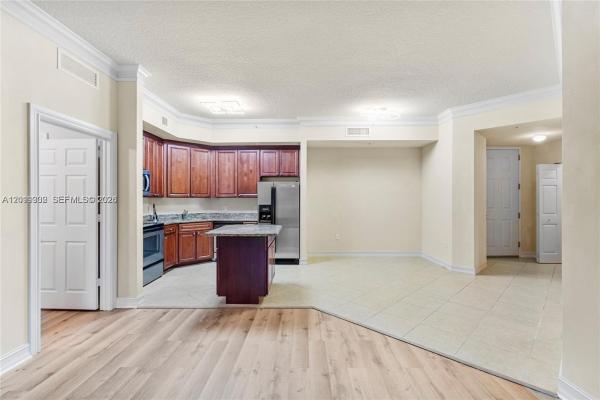 Alaqua, 3001 NE 185th St #219, Aventura, Florida 33180, image 2