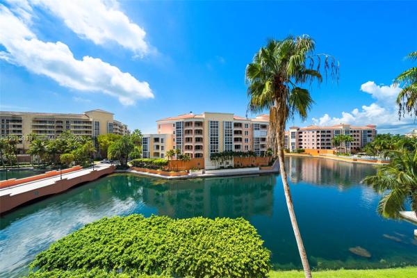 Resort Villa, 713 Crandon Blvd #404, Key Biscayne, Florida 33149, image 1