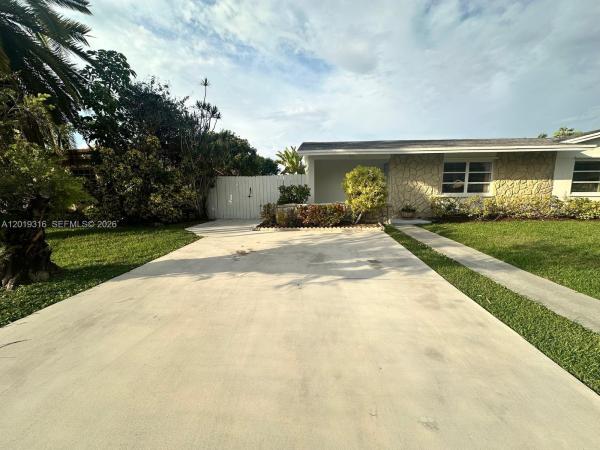 3245 Village Green Dr, Unincorporated Dade County, Florida 33175, image 1