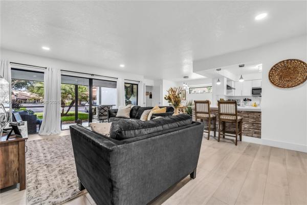 Woodhaven East, 6444 Pumpkin Seed Cir #112, Boca Raton, Florida 33433, image 3