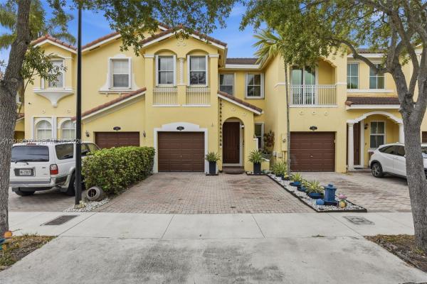 914 SW 151st Pl, Unincorporated Dade County, Florida 33194, image 1