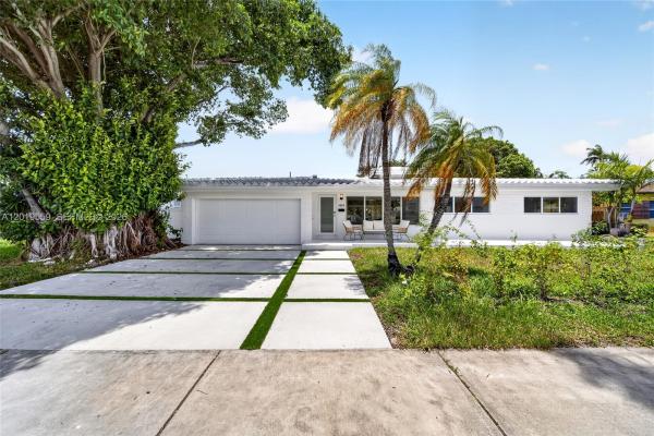 Hollywood Lakes, 1619 Hollywood Blvd, Hollywood, Florida 33020, image 1
